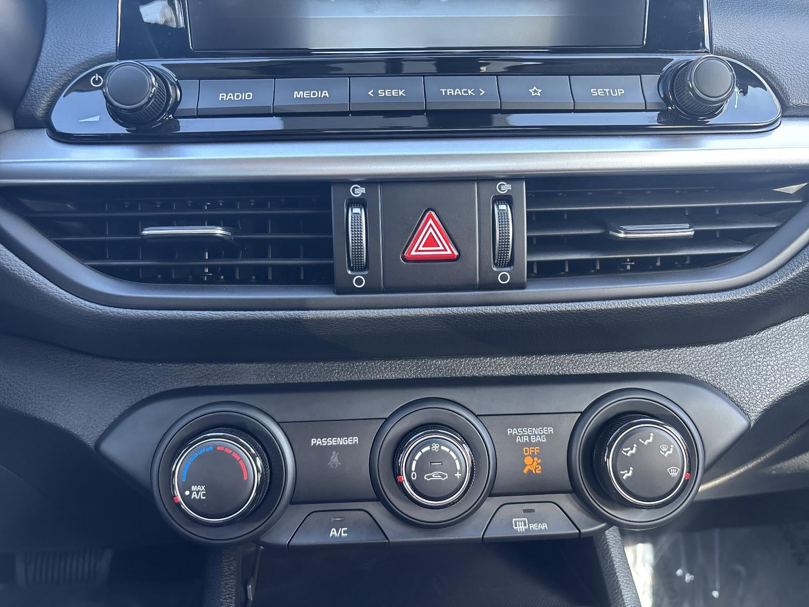 2024 Kia Forte LXS IVT