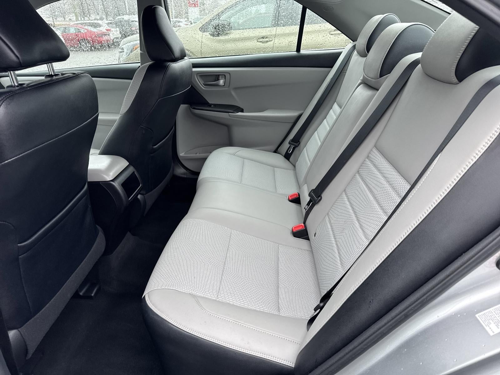 2017 Toyota Camry SE Auto (SE)