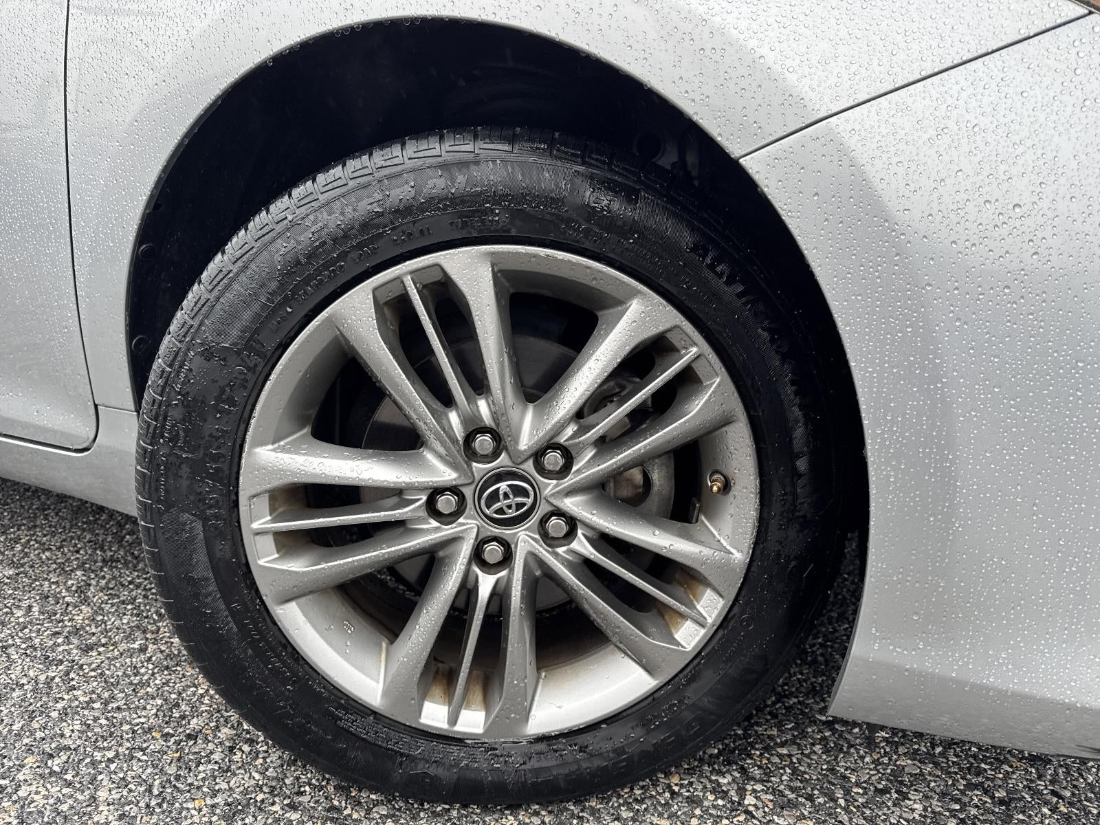 2017 Toyota Camry SE Auto (SE)