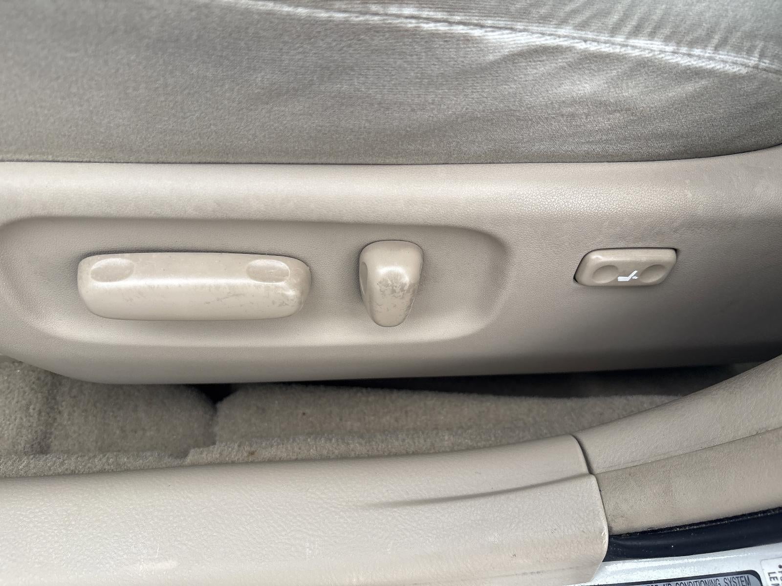 2010 Toyota Avalon 4dr Sdn XLS (Natl)