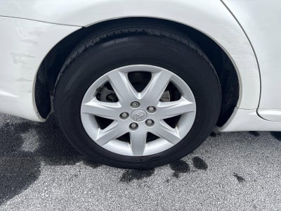 2010 Toyota Avalon 4dr Sdn XLS (Natl)