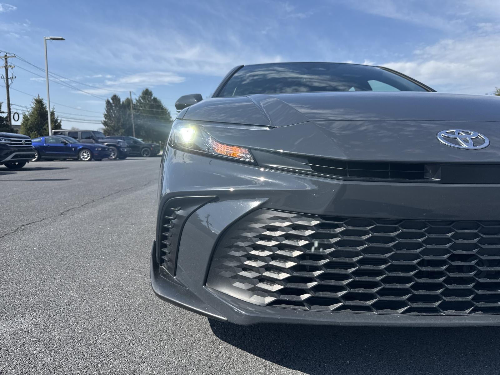 2025 Toyota Camry SE (SE)