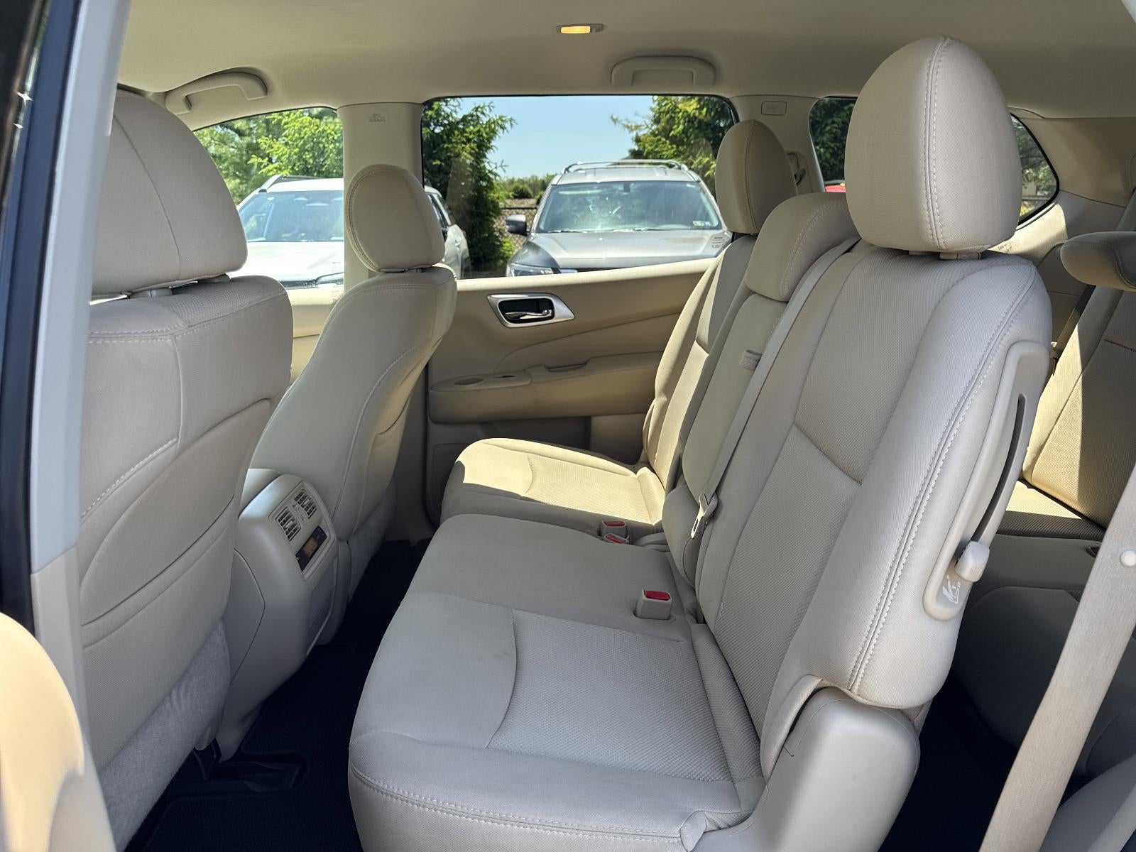 2017 Nissan Pathfinder 4x4 SV