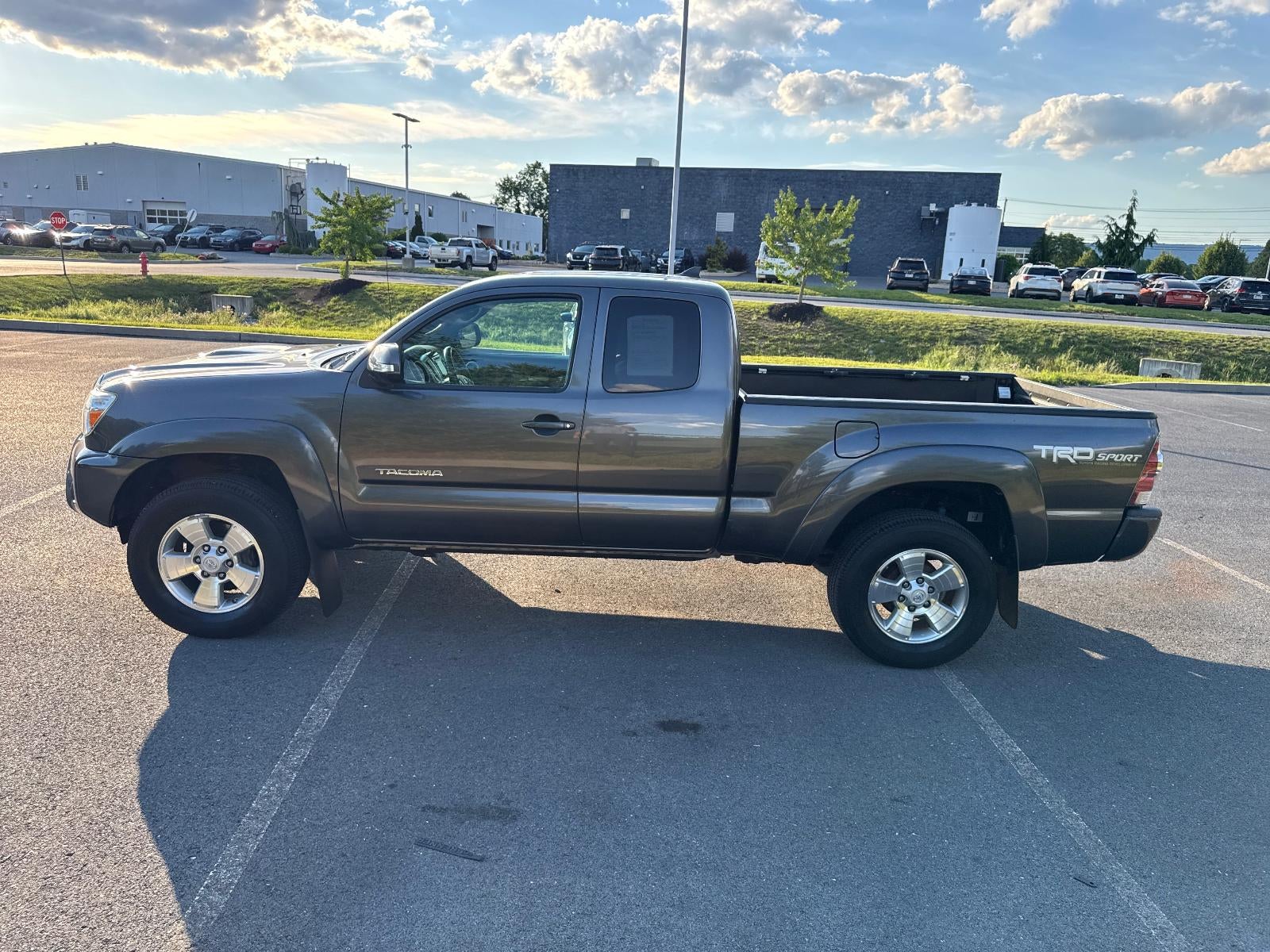 2015 Toyota Tacoma 4WD Access Cab Standard Bed V6 Automatic (SE)