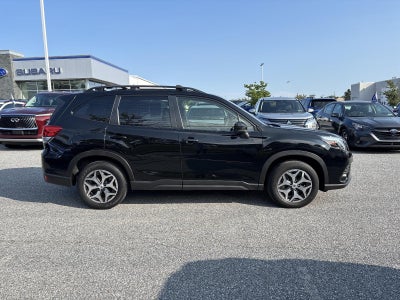 2023 Subaru Forester Premium CVT