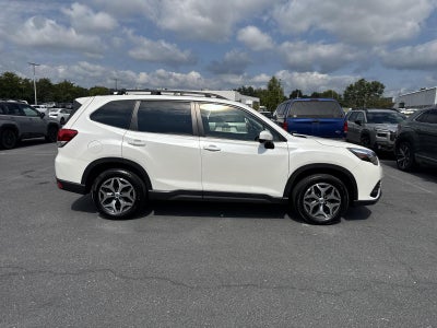 2023 Subaru Forester Premium CVT