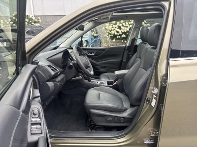 2023 Subaru Forester Touring CVT
