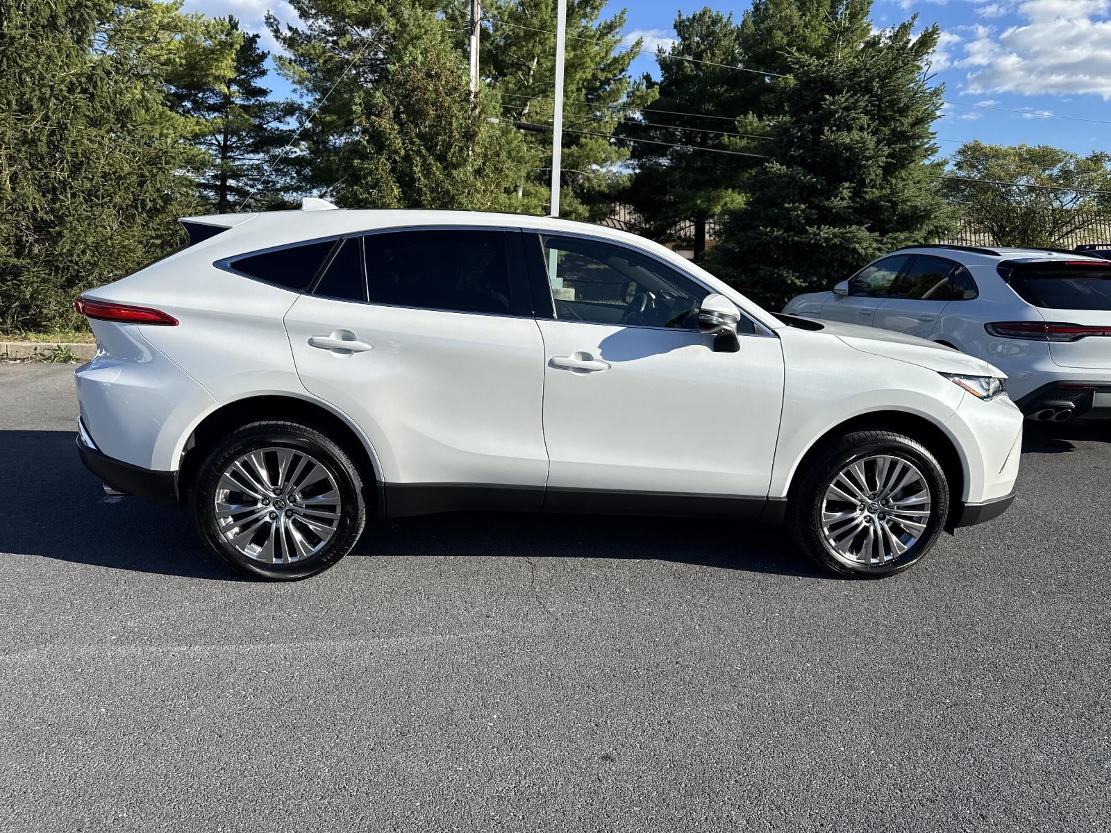 2023 Toyota Venza Limited AWD (GS)