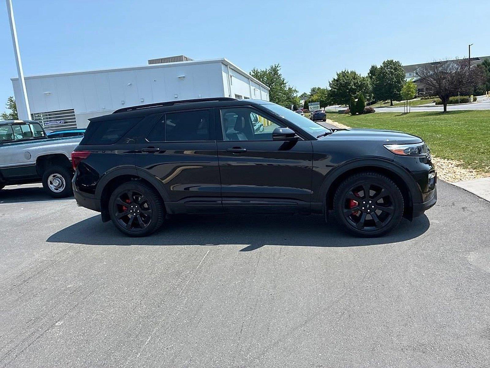 2022 Ford Explorer ST 4WD