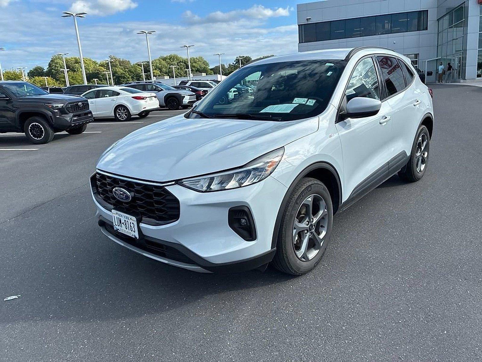 2025 Ford Escape ST-Line Select AWD