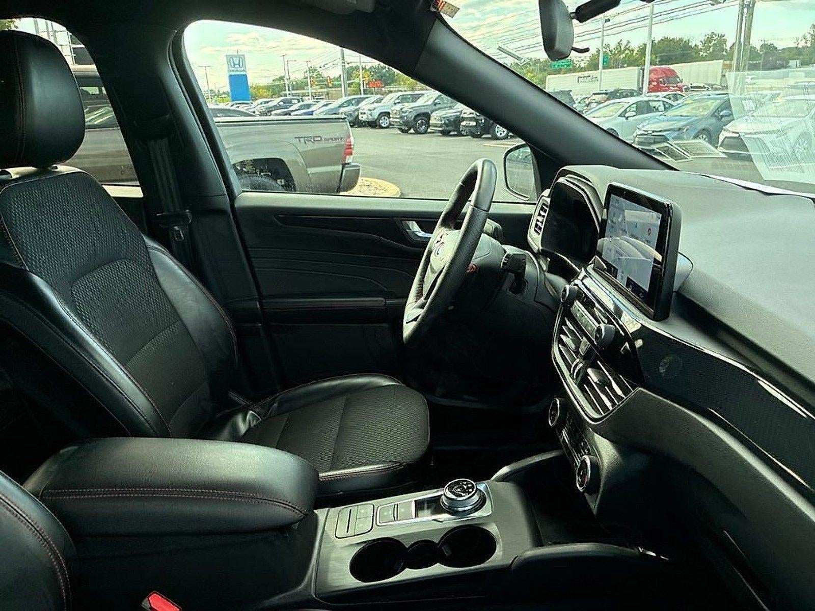 2025 Ford Escape ST-Line Select AWD