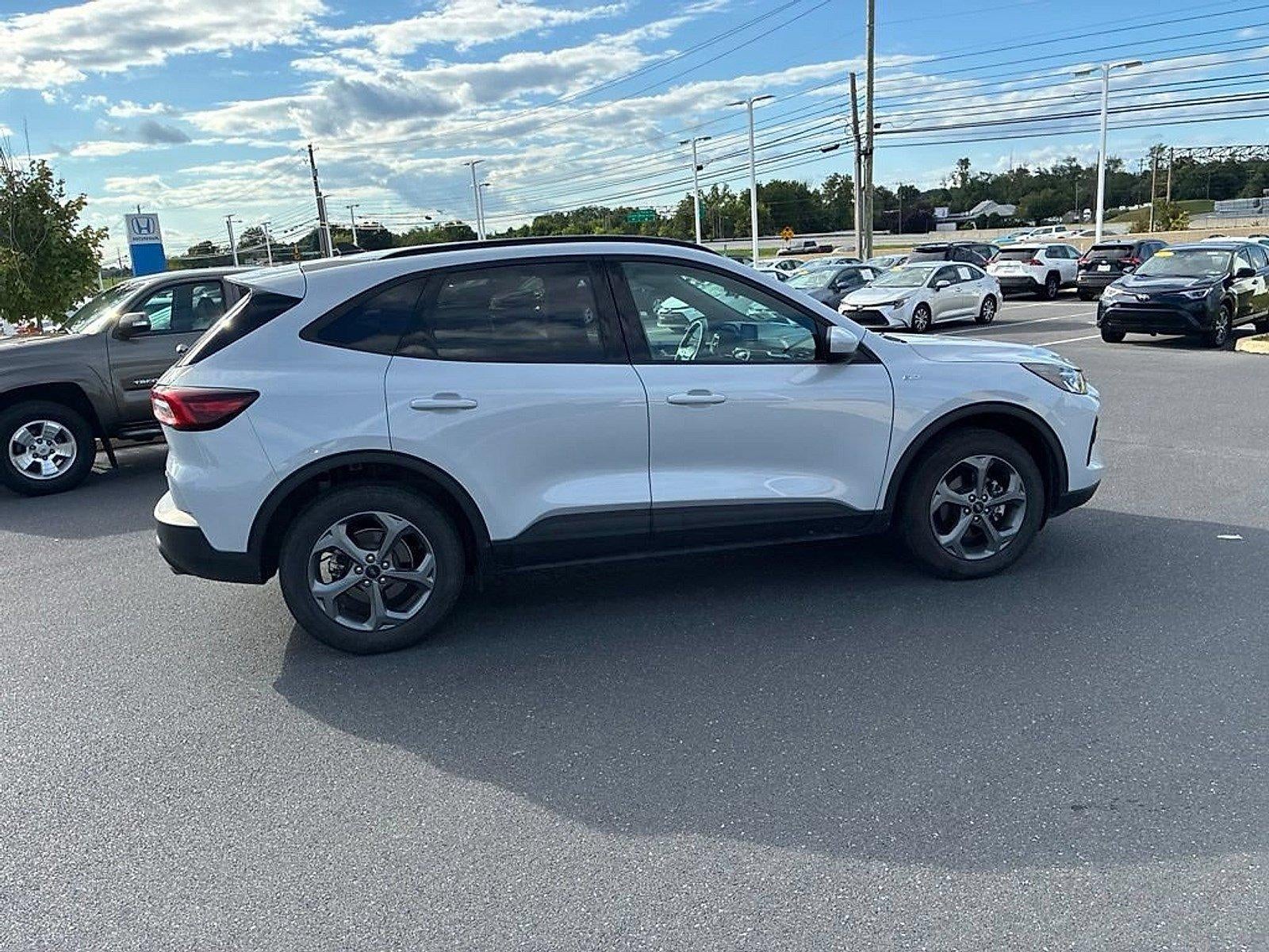 2025 Ford Escape ST-Line Select AWD