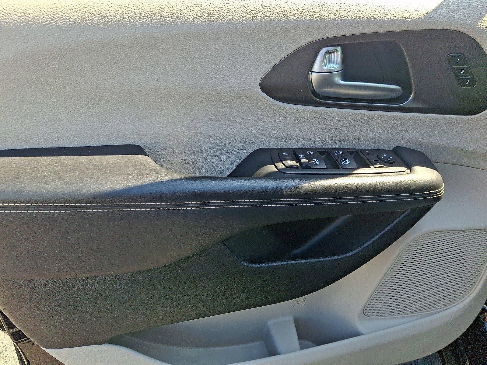 2024 Chrysler Pacifica Touring L FWD