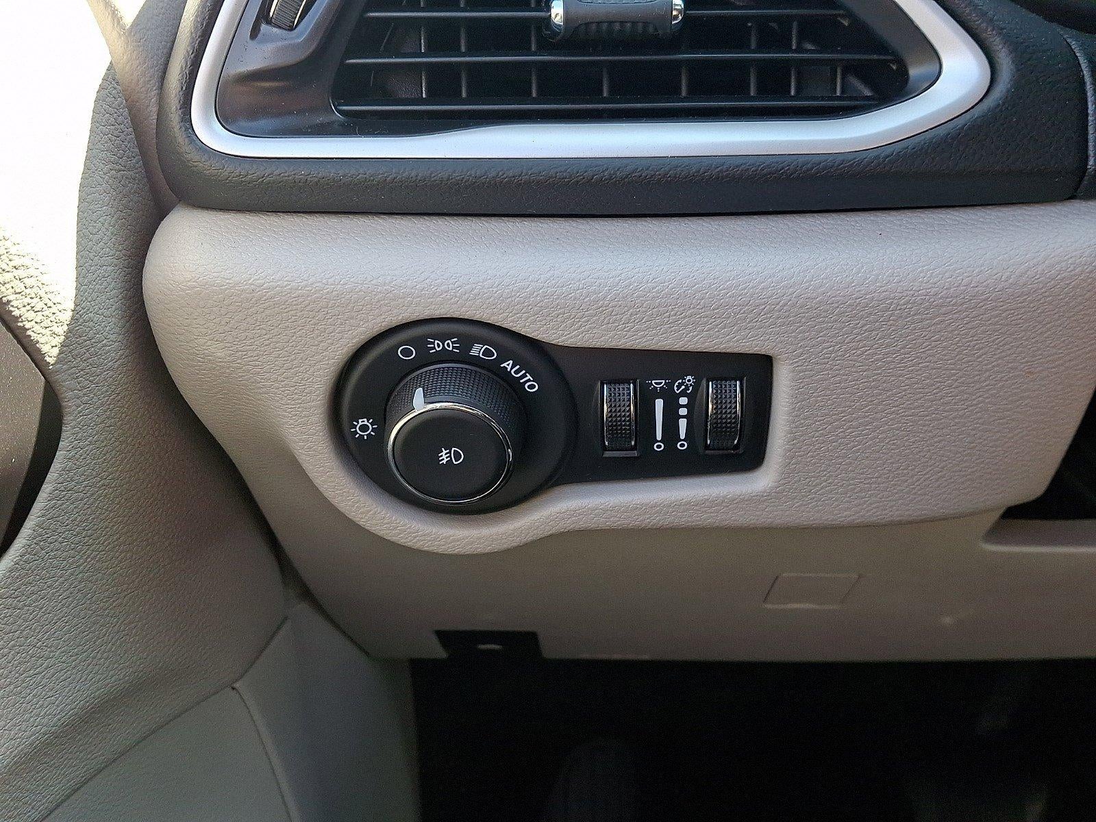 2024 Chrysler Pacifica Touring L FWD