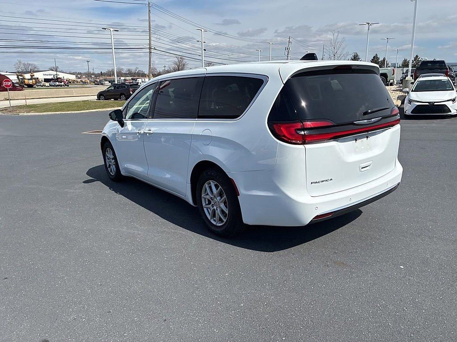 2024 Chrysler Pacifica Touring L FWD