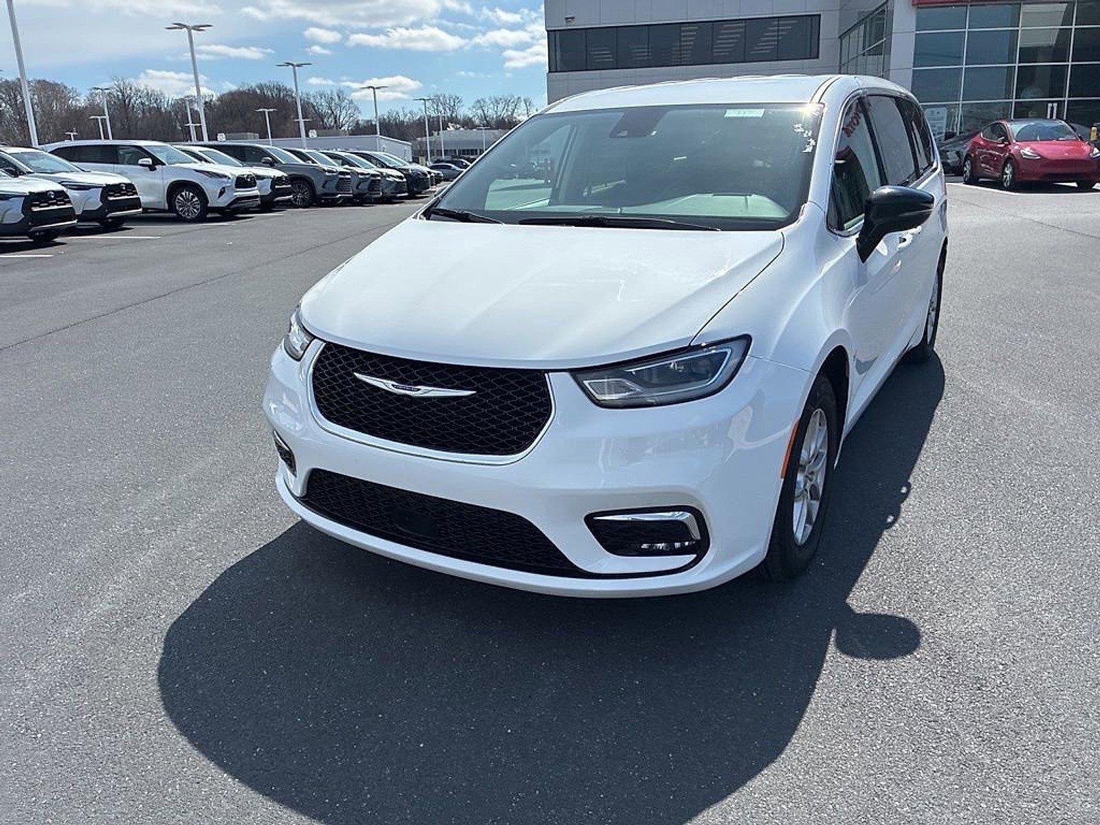 2024 Chrysler Pacifica Touring L FWD