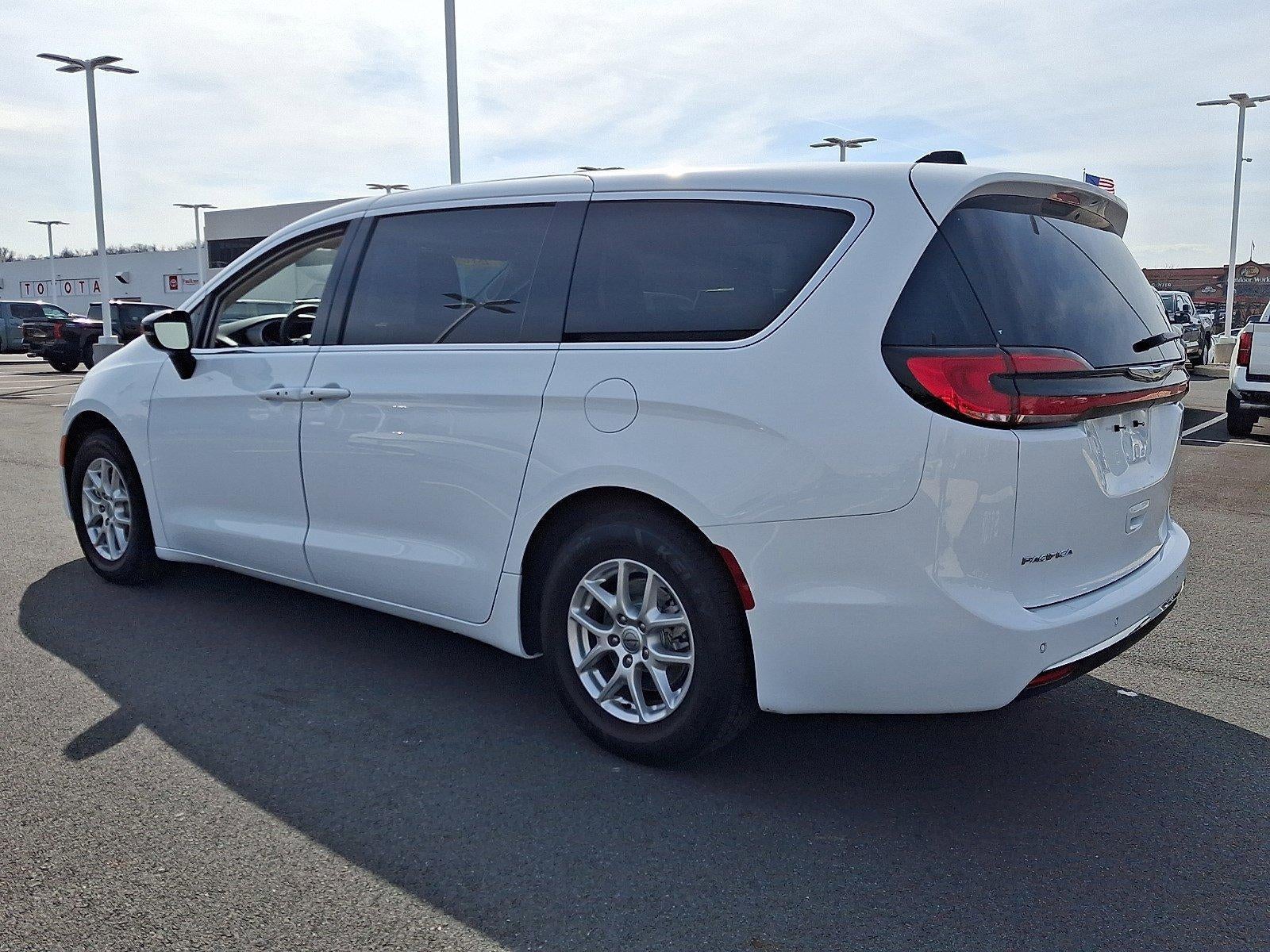 2024 Chrysler Pacifica Touring L FWD