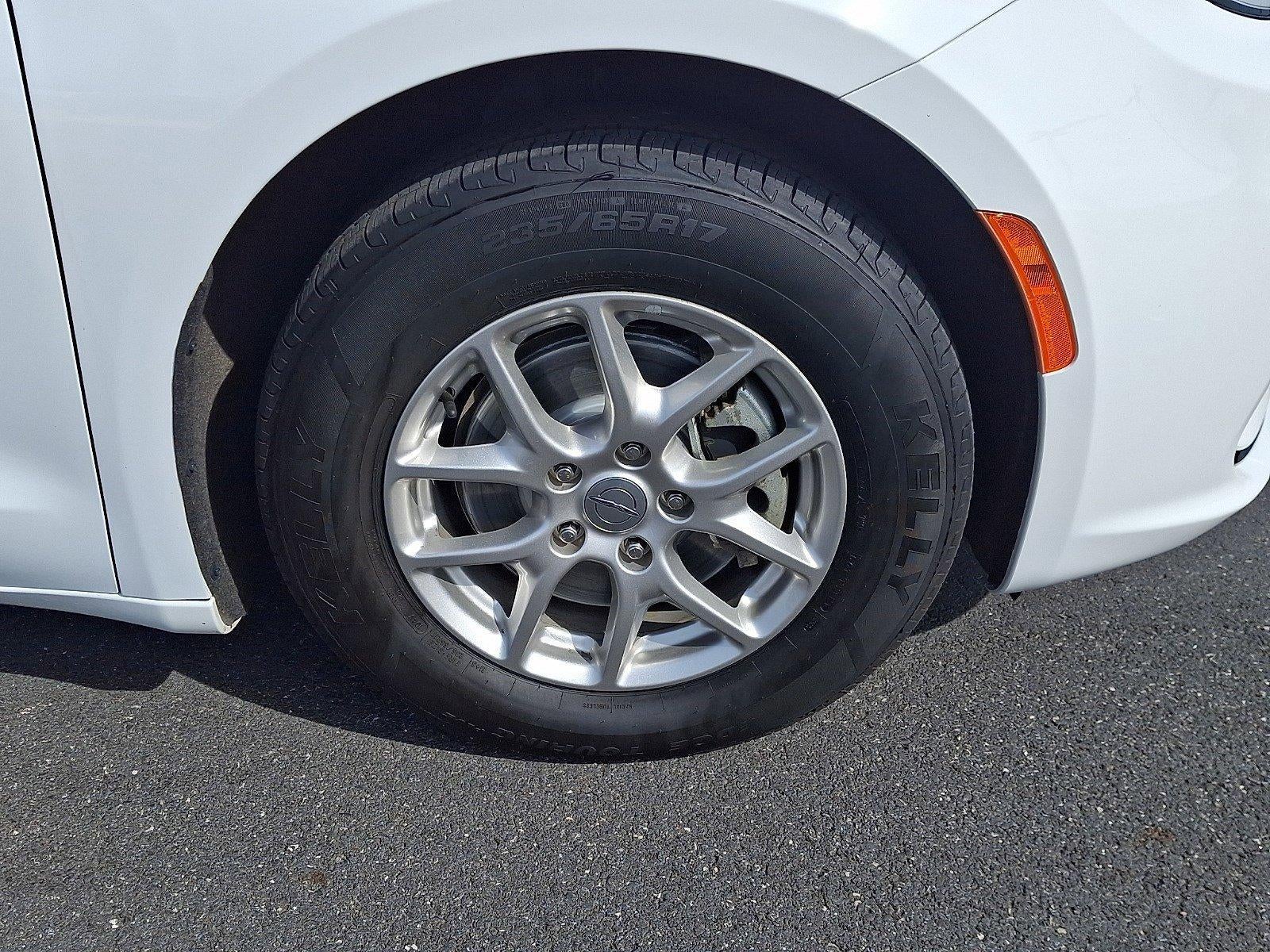 2024 Chrysler Pacifica Touring L FWD