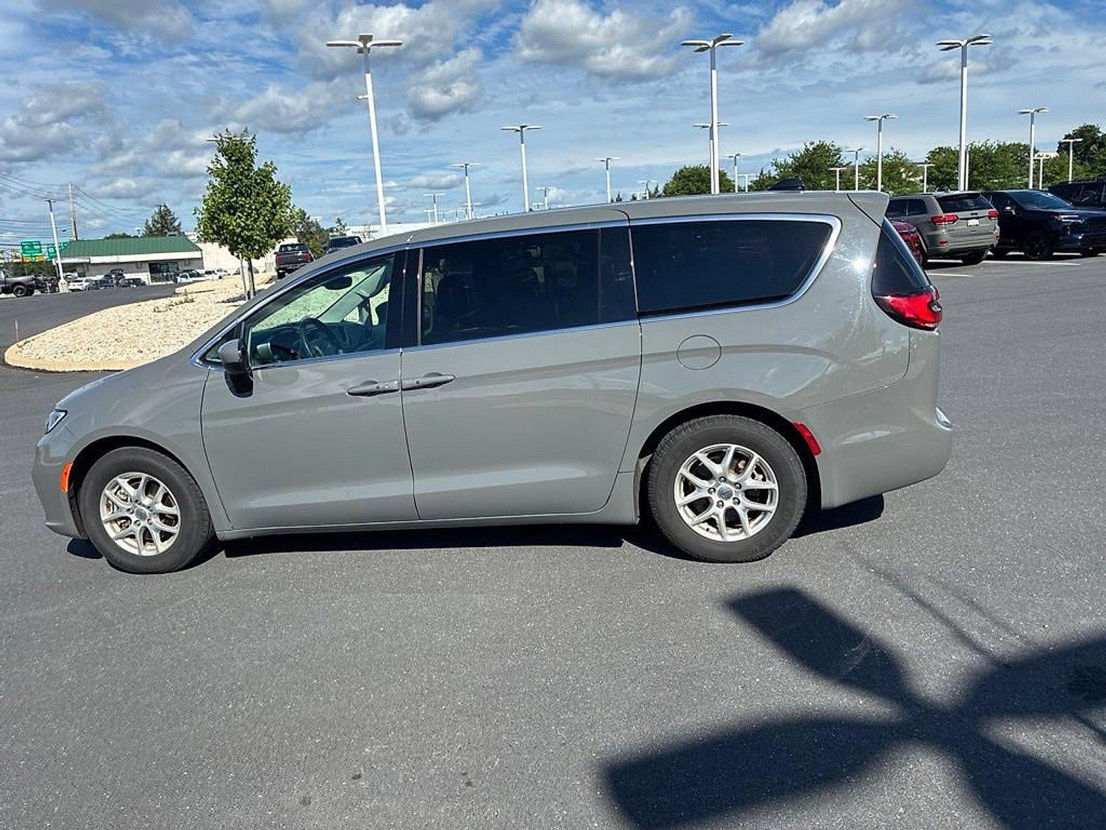 2023 Chrysler Pacifica Touring L FWD