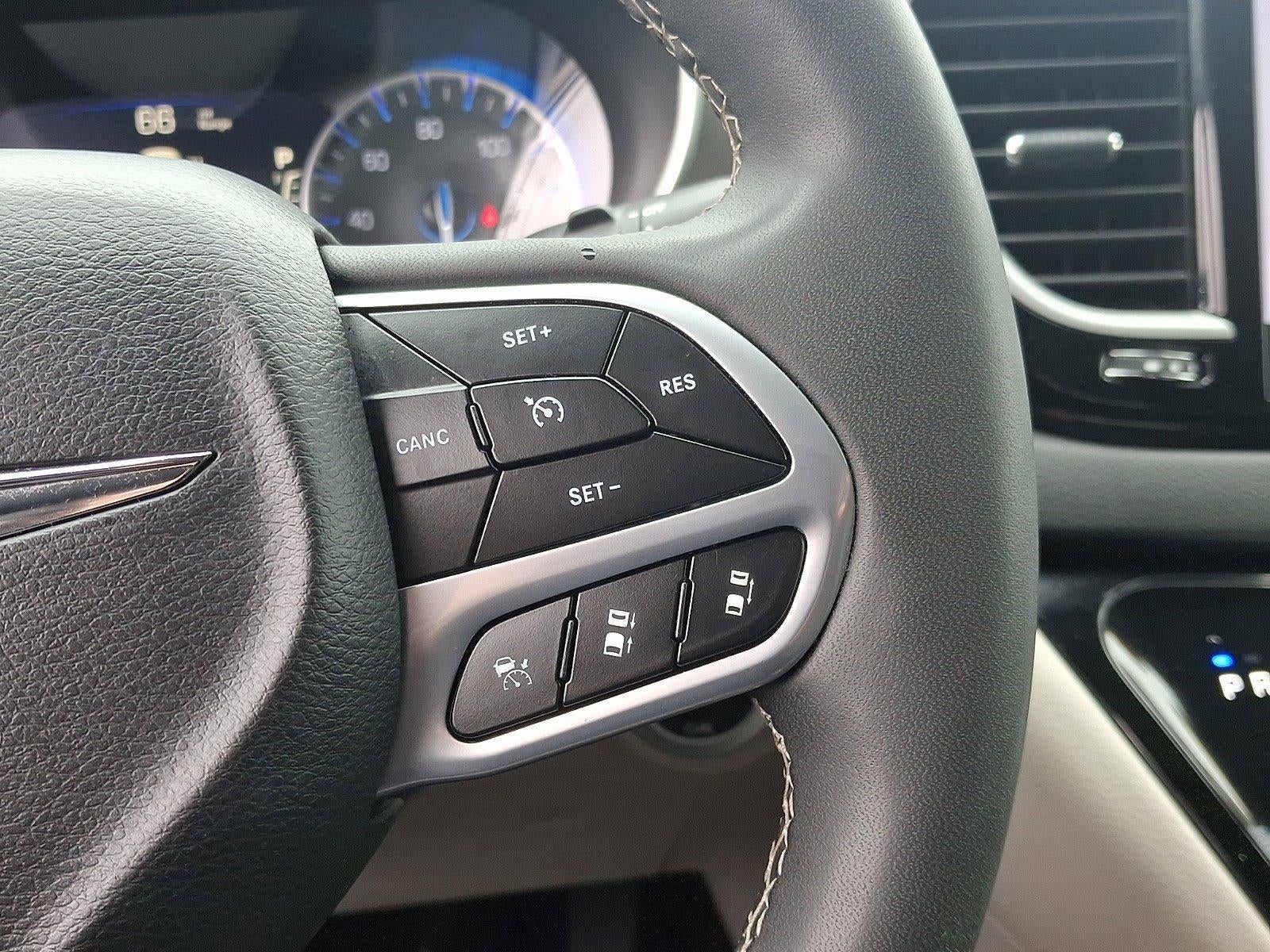 2024 Chrysler Pacifica Touring L FWD