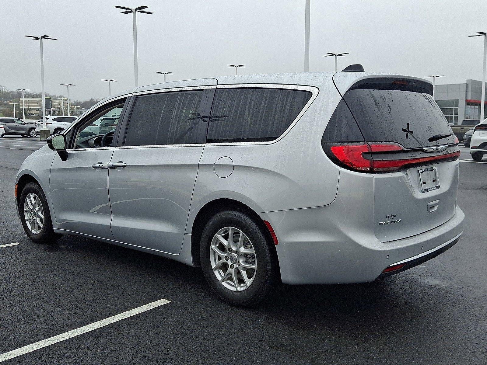 2024 Chrysler Pacifica Touring L FWD