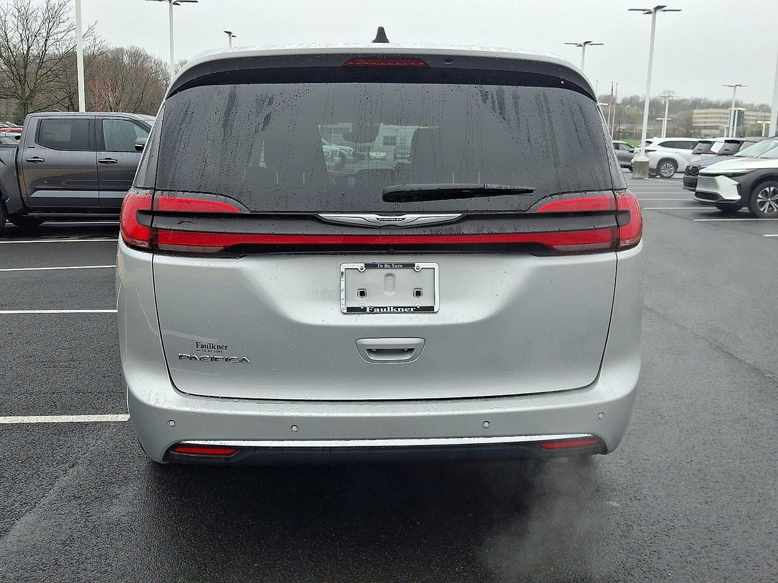 2024 Chrysler Pacifica Touring L FWD