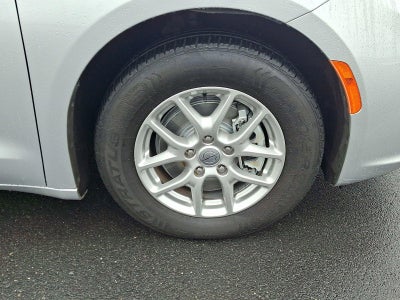 2024 Chrysler Pacifica Touring L FWD