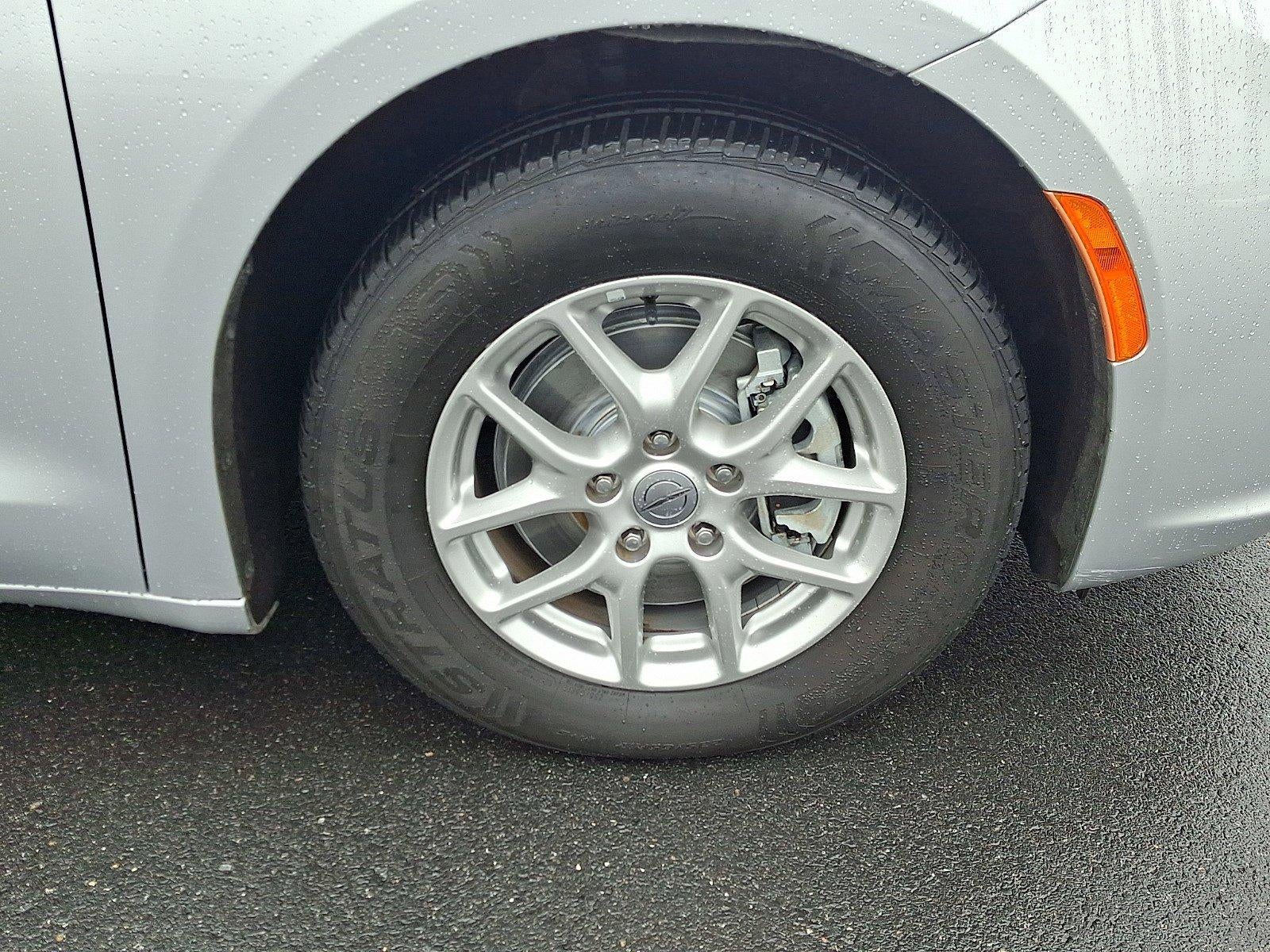 2024 Chrysler Pacifica Touring L FWD