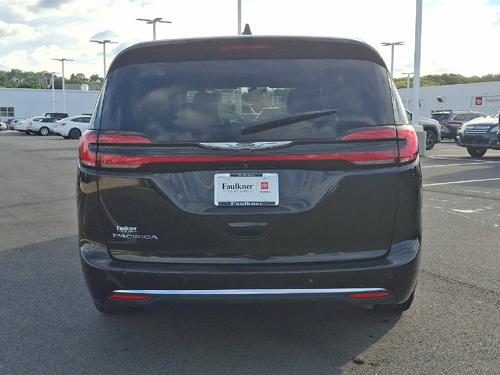 2024 Chrysler Pacifica Touring L