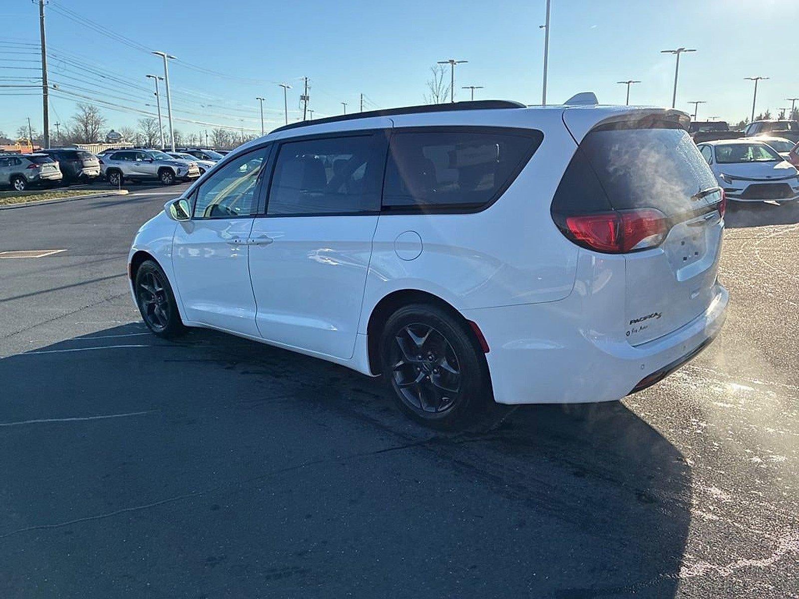 2018 Chrysler Pacifica Touring L Plus FWD