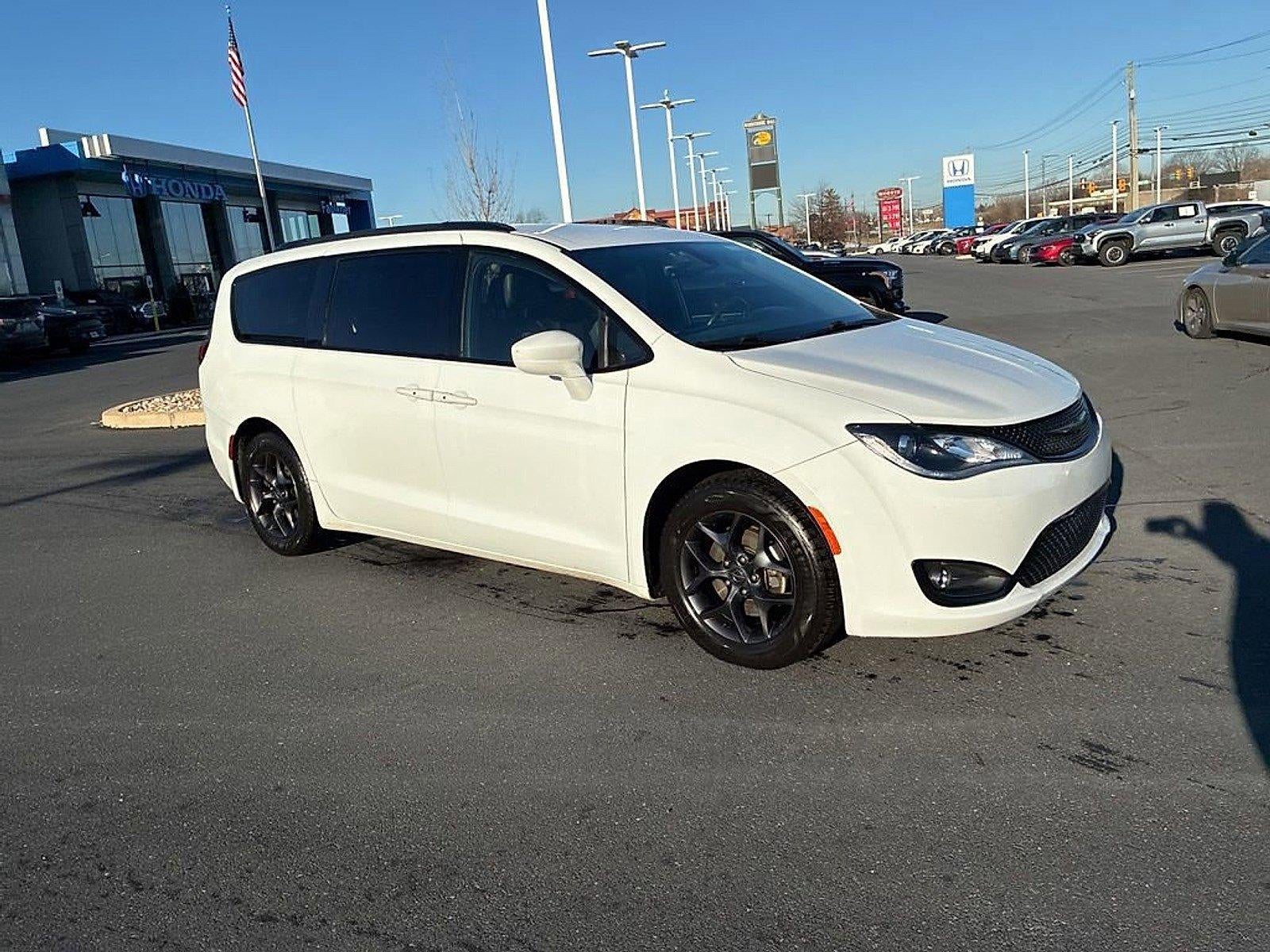 2018 Chrysler Pacifica Touring L Plus FWD