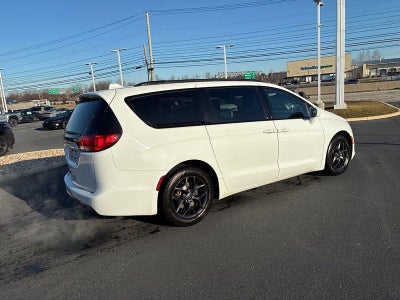 2018 Chrysler Pacifica Touring L Plus FWD