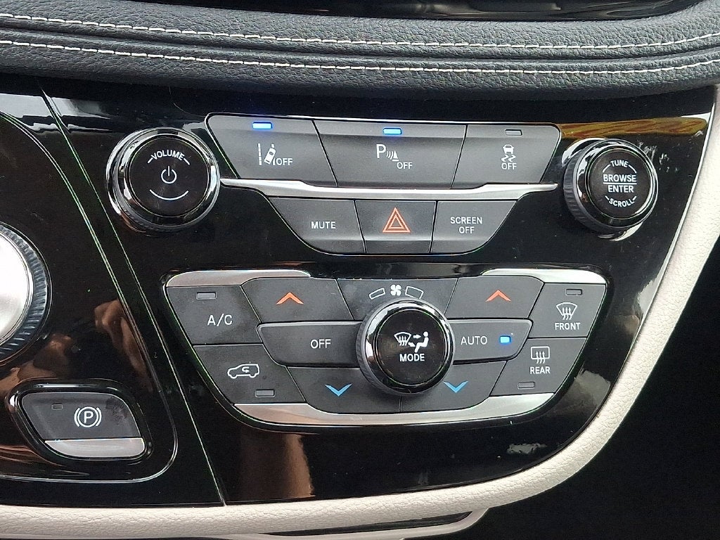 2023 Chrysler Pacifica Hybrid Touring L