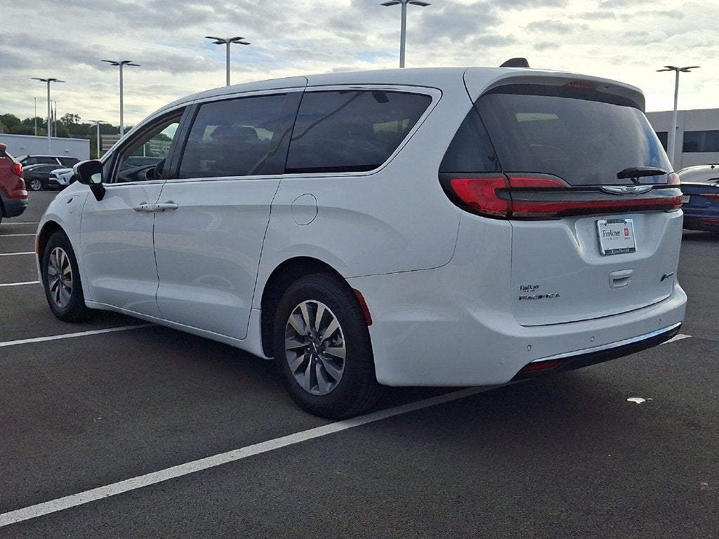 2023 Chrysler Pacifica Hybrid Touring L