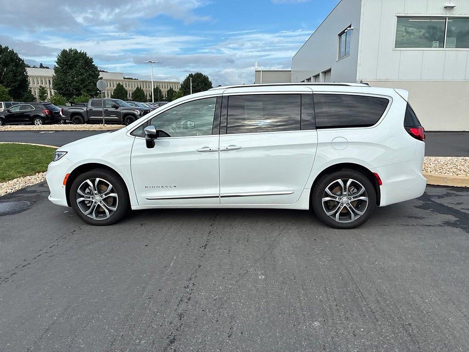 2026 Chrysler Pacifica Pinnacle AWD