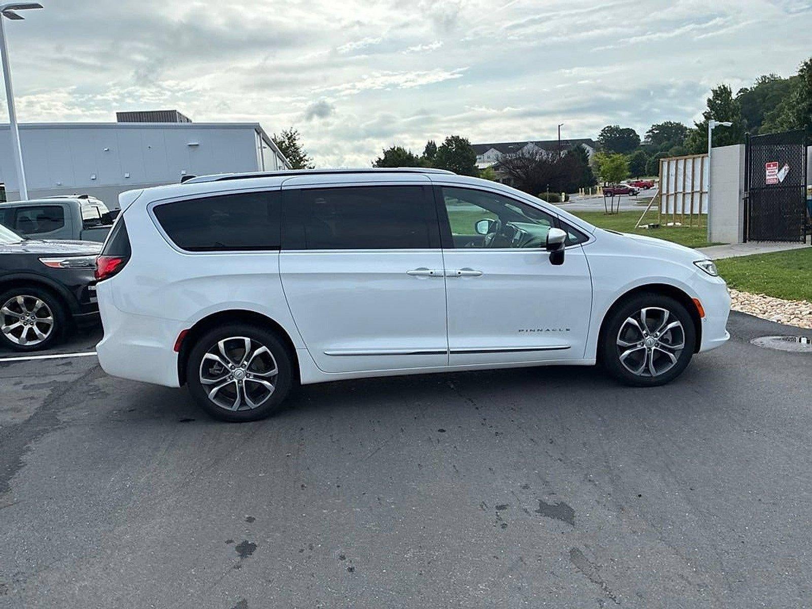 2026 Chrysler Pacifica Pinnacle AWD