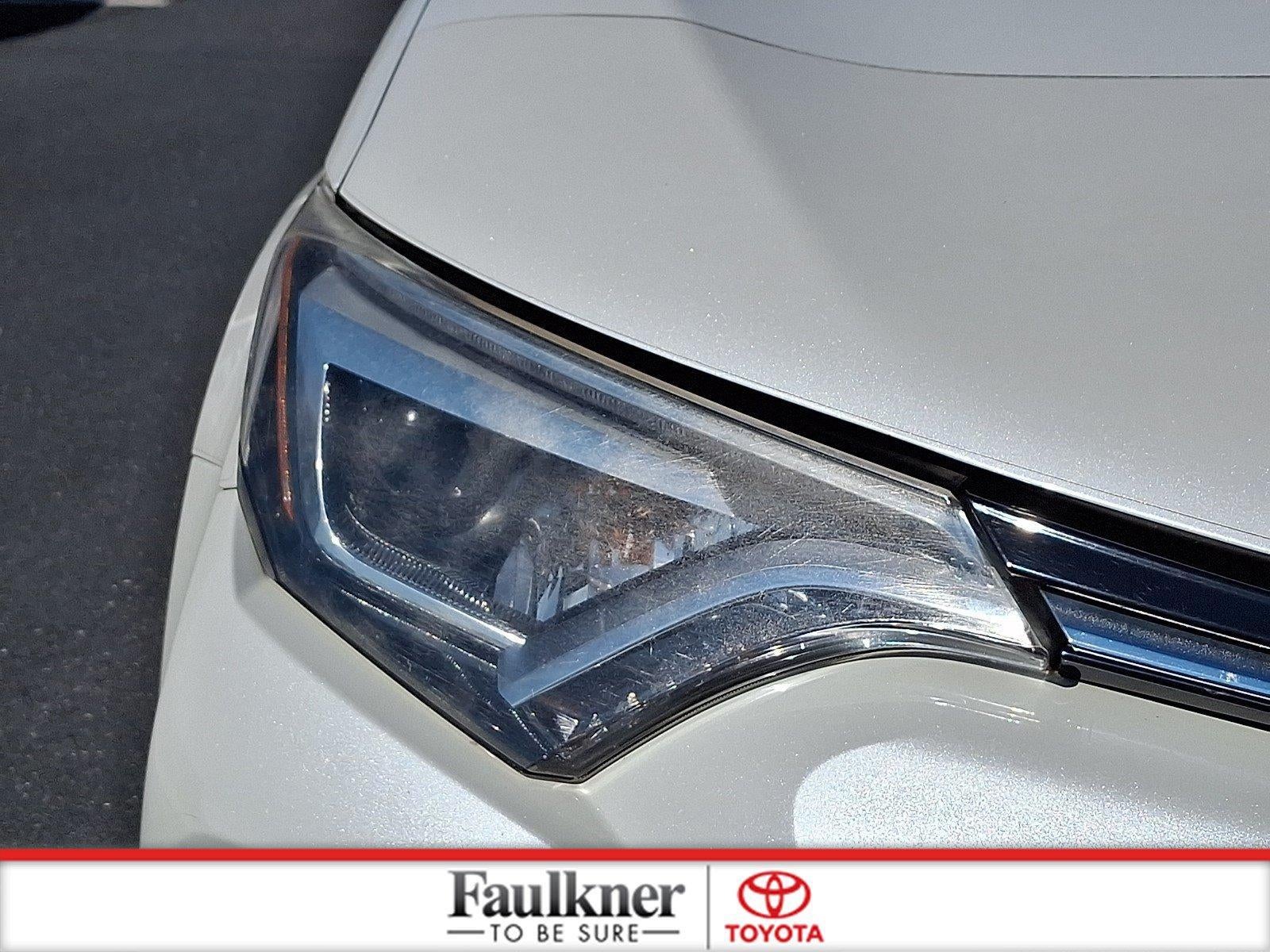 2017 Toyota RAV4 Platinum AWD (Natl)