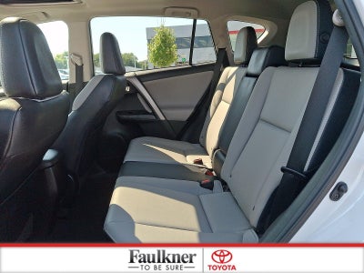 2017 Toyota RAV4 Platinum AWD (Natl)