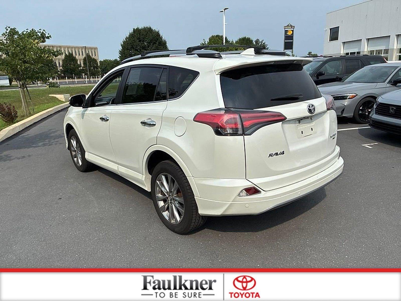 2017 Toyota RAV4 Platinum AWD (Natl)