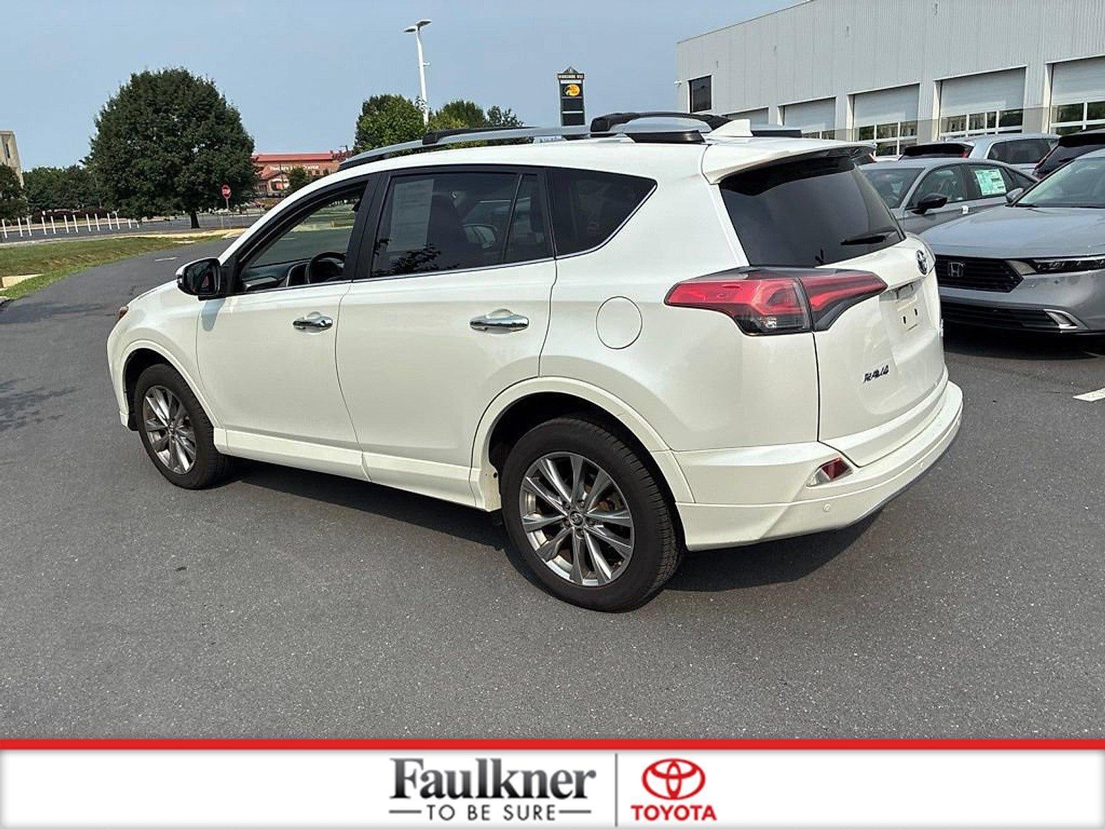 2017 Toyota RAV4 Platinum AWD (Natl)
