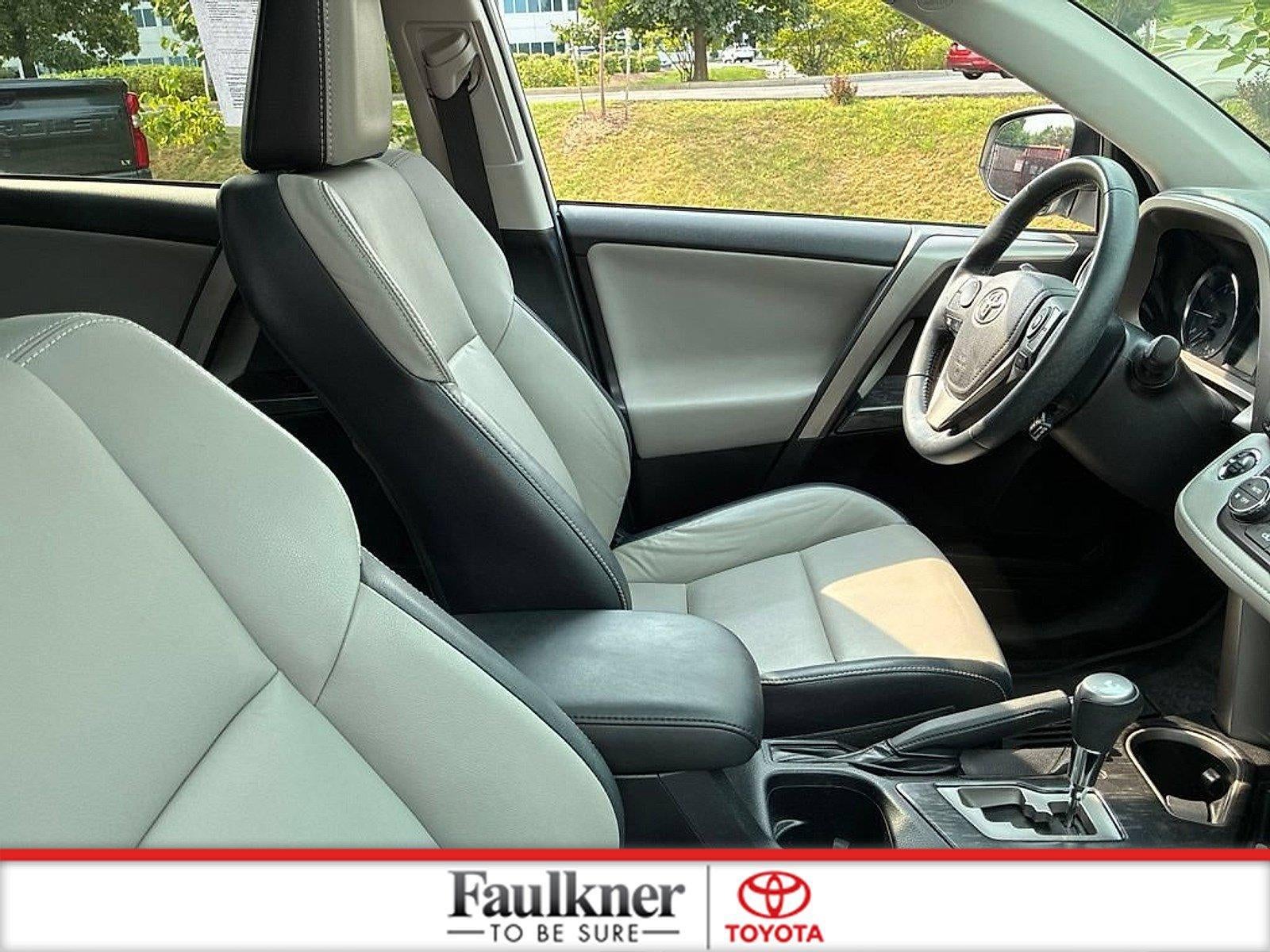 2017 Toyota RAV4 Platinum AWD (Natl)