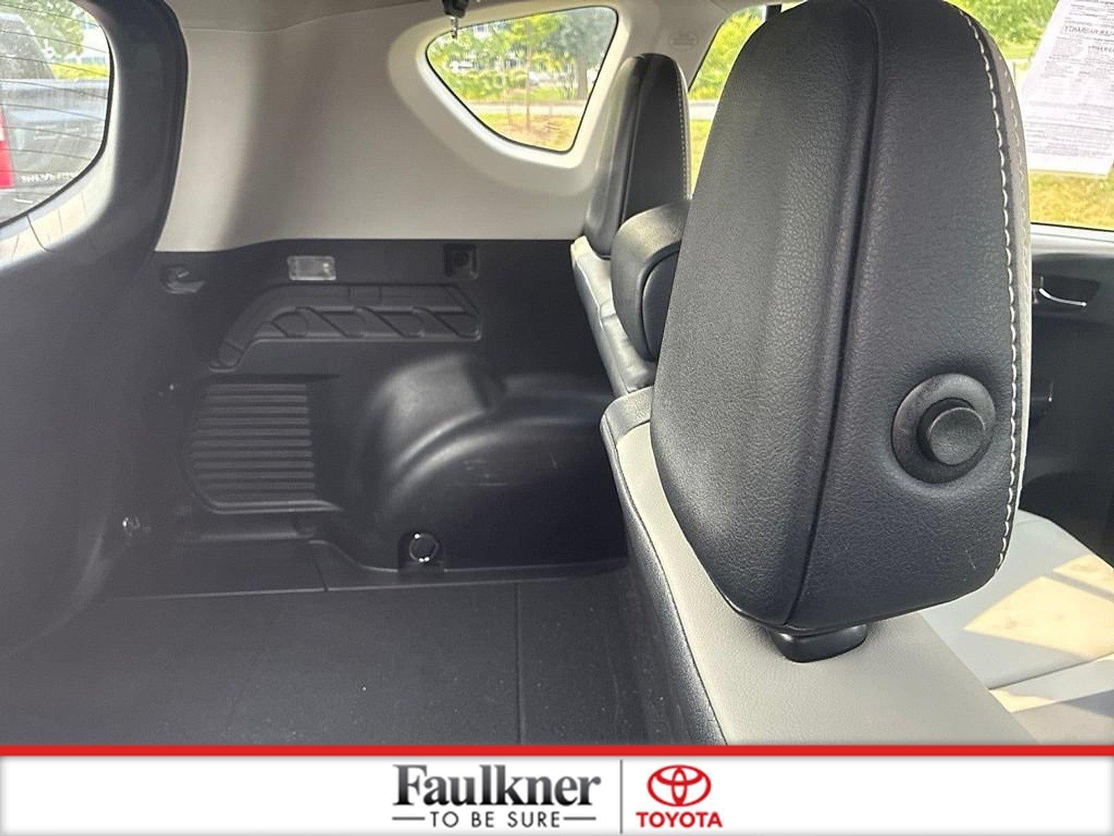2017 Toyota RAV4 Platinum AWD (Natl)