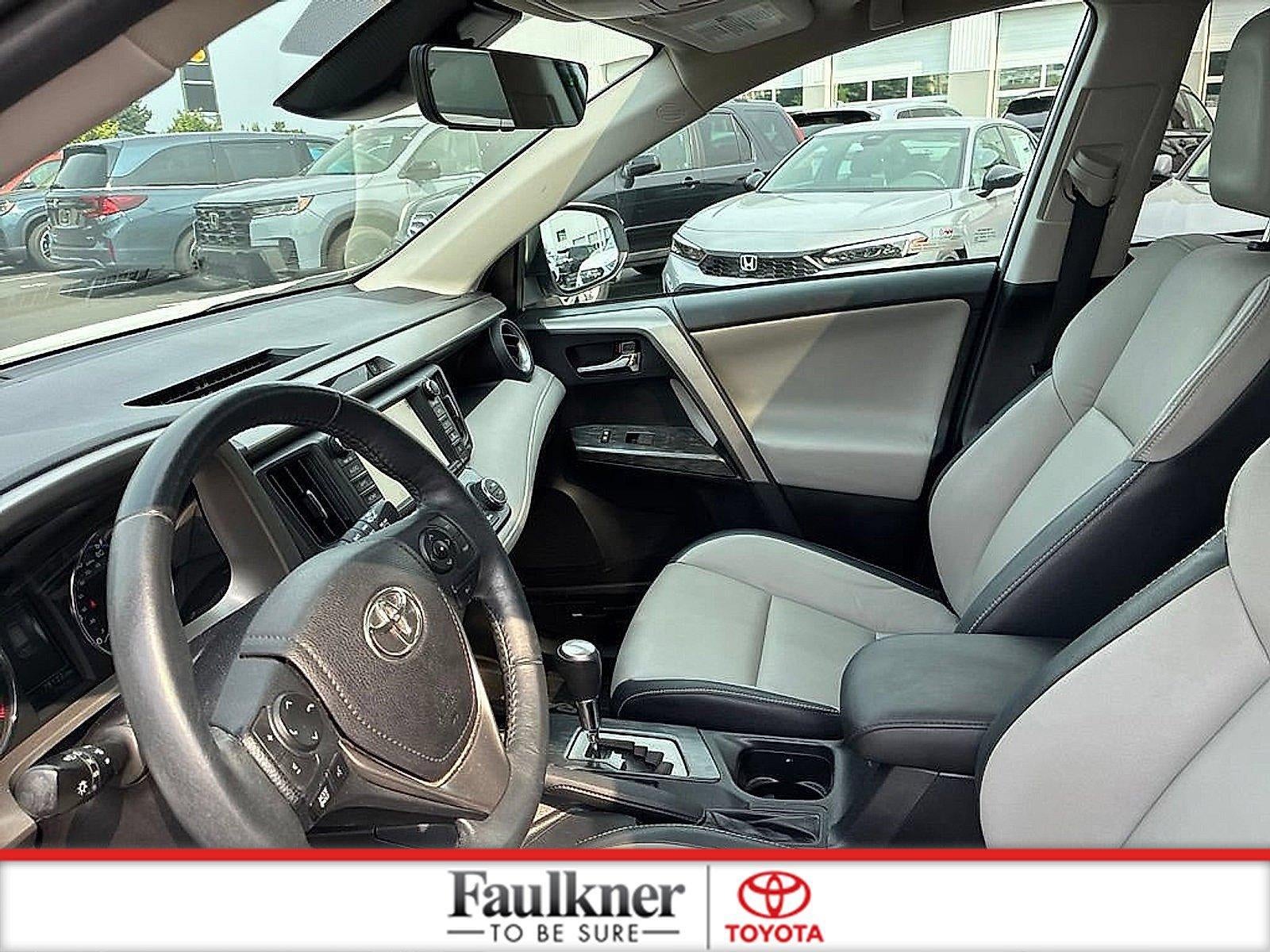 2017 Toyota RAV4 Platinum AWD (Natl)