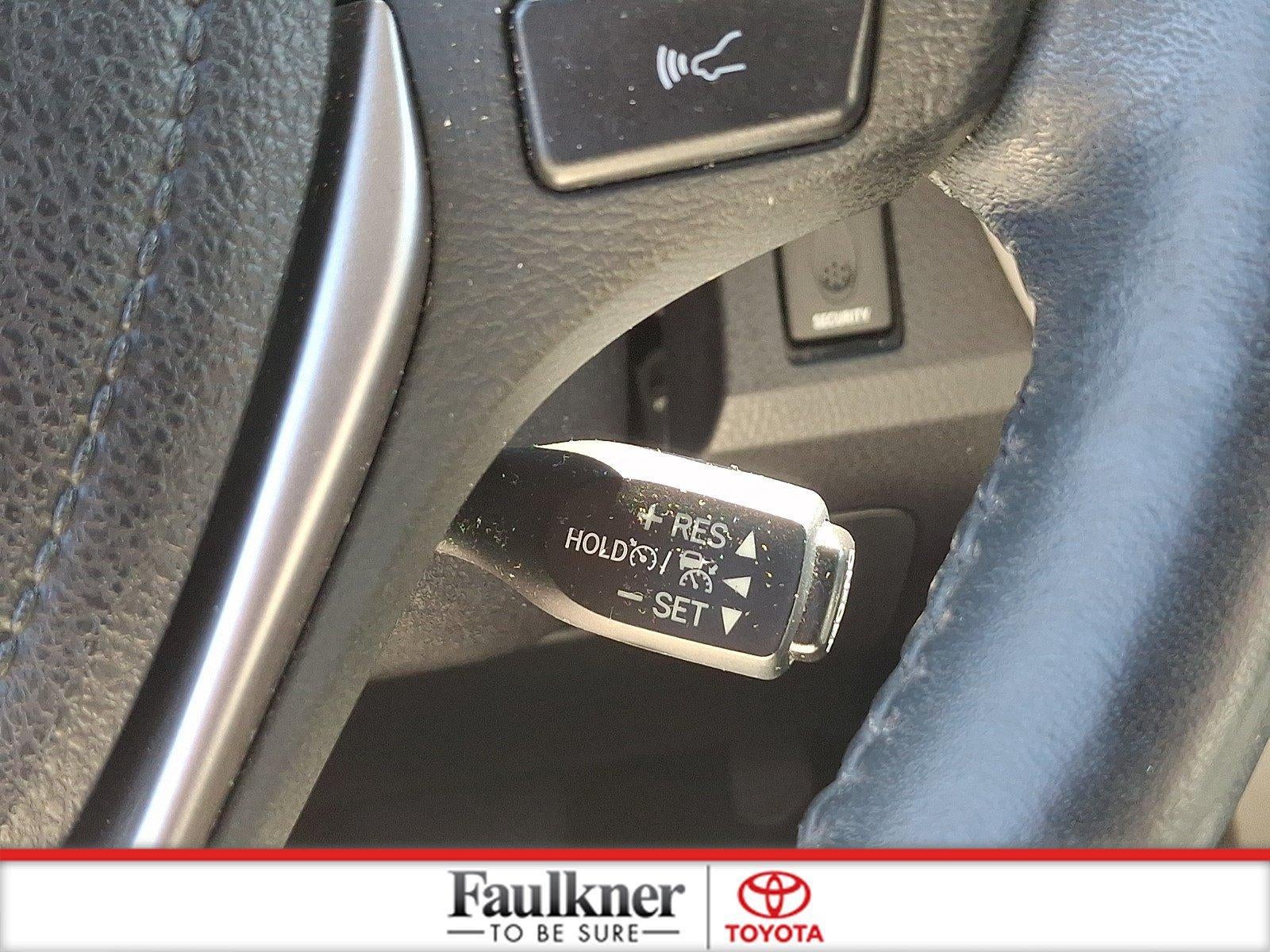 2017 Toyota RAV4 Platinum AWD (Natl)
