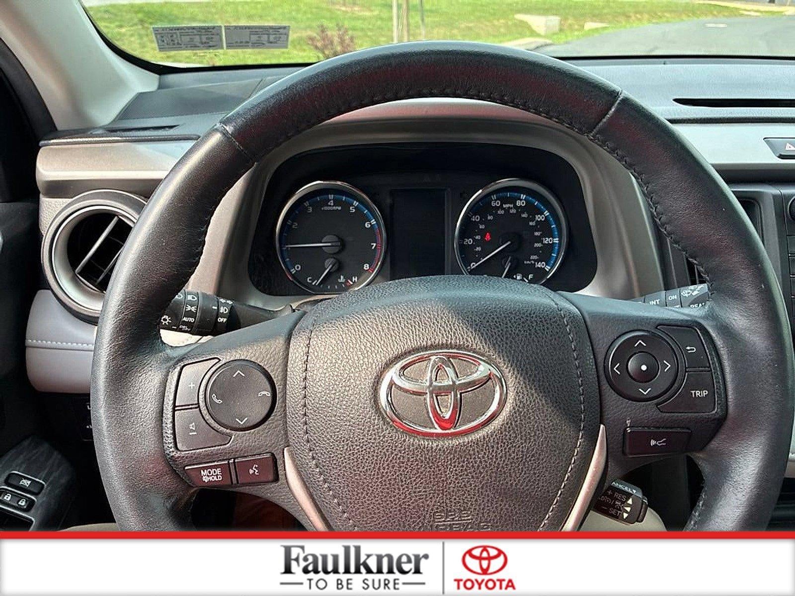 2017 Toyota RAV4 Platinum AWD (Natl)