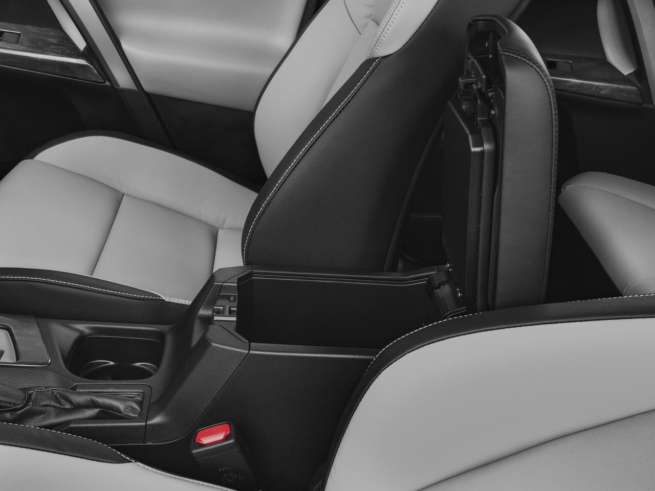 2017 Toyota RAV4 Platinum AWD (Natl)