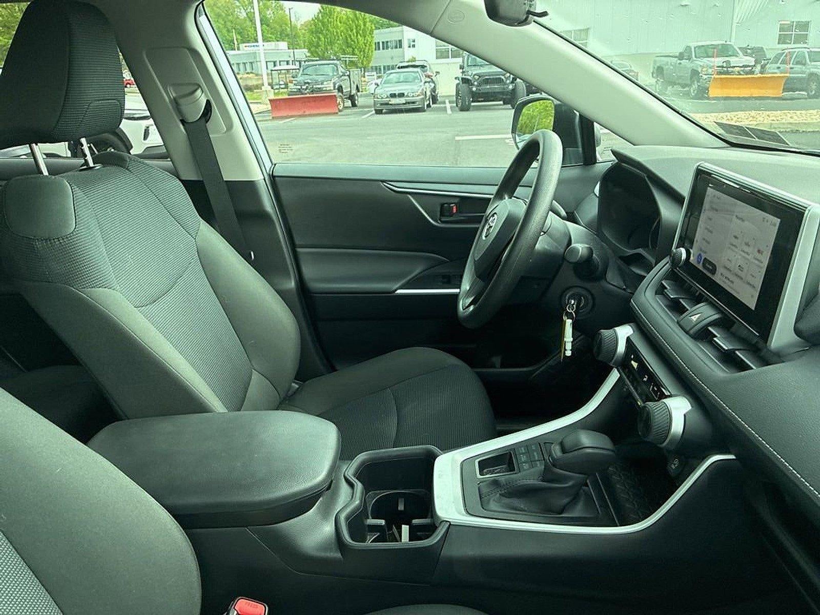 2025 Toyota RAV4 LE AWD (Natl)