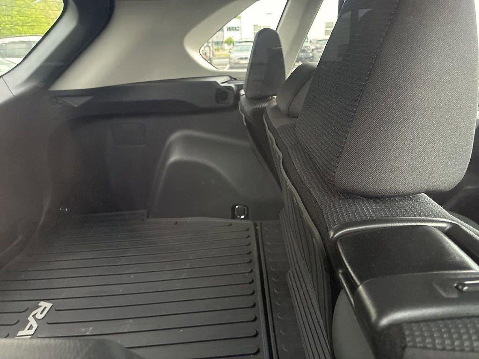 2025 Toyota RAV4 LE AWD (Natl)