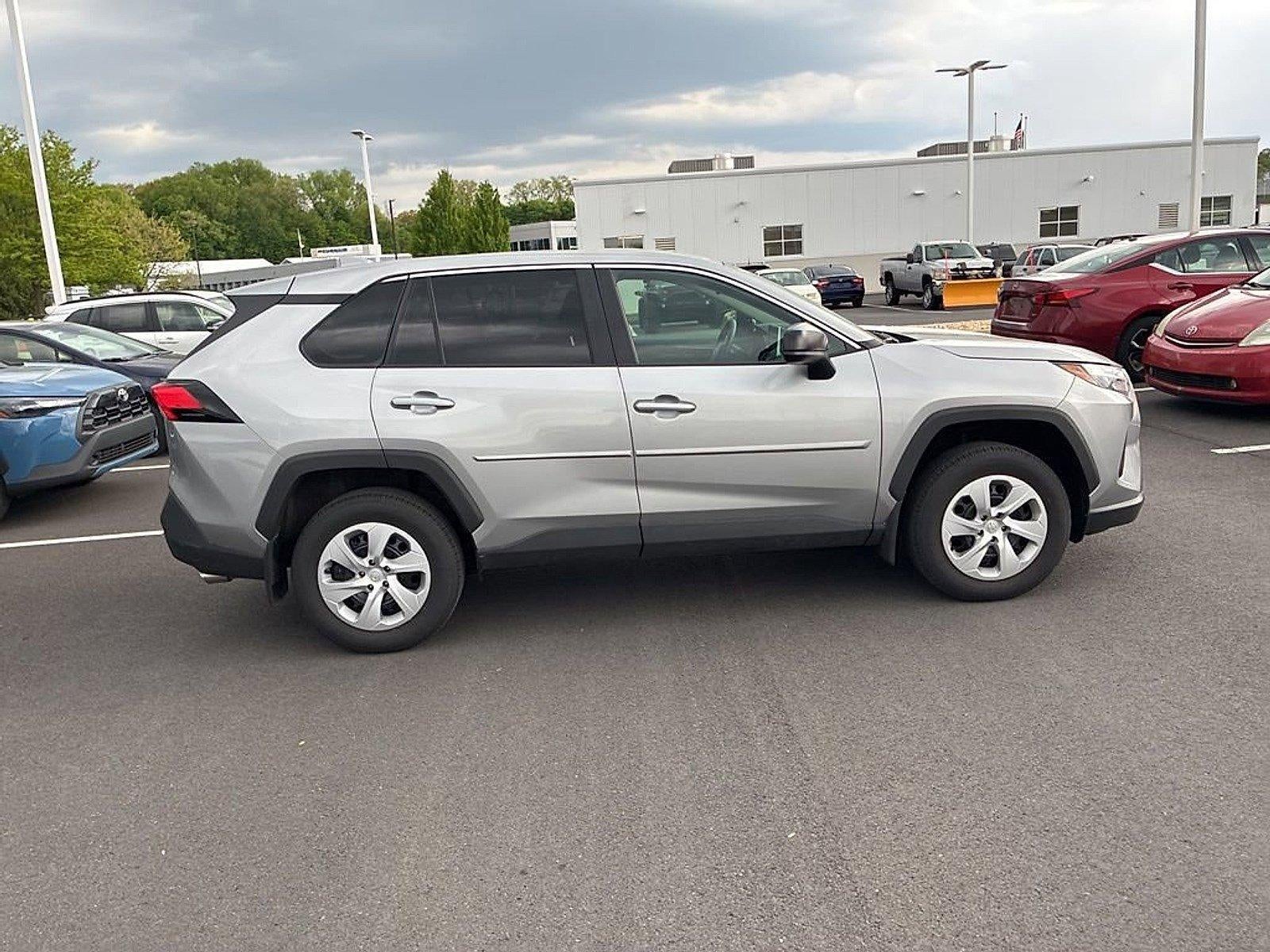 2025 Toyota RAV4 LE AWD (Natl)