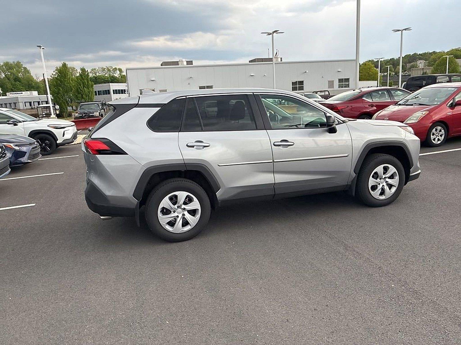 2025 Toyota RAV4 LE AWD (Natl)